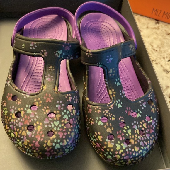 Purpley ‘Pawty’ crocs-like shoes. Hearts paws & Humane Society support! Sz. 8W - Picture 6 of 6